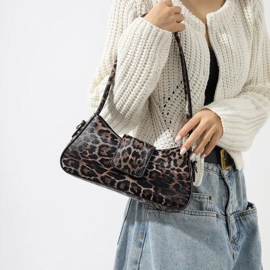 Bolso de mano al estilo francés
